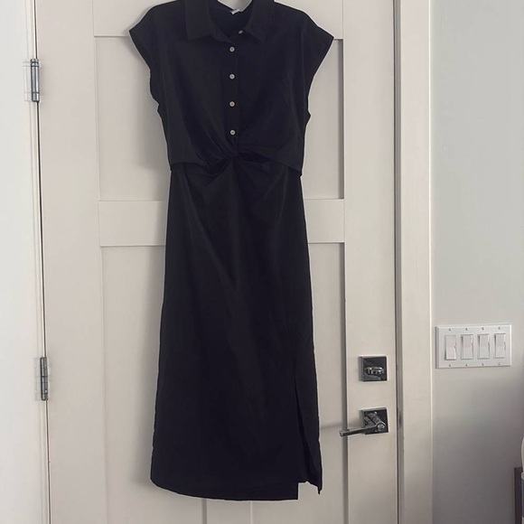 Elegant Black Button-Down Dress - Picture 1 of 2